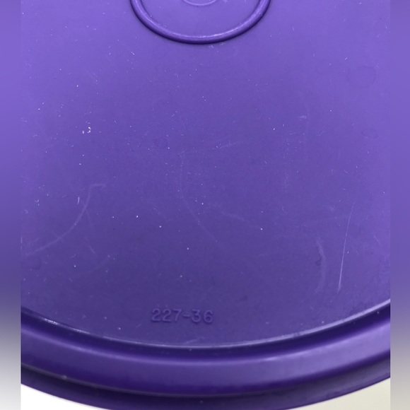 Tupperware set of 3 bowls with lid # 229, 228, 227 - Picture 4 of 6